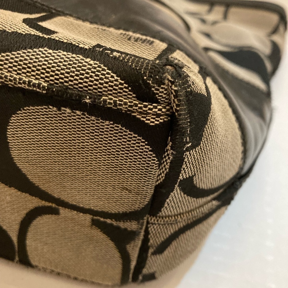 COACH signature stripe  No. 12429
SHOULDERBAG tote VNTG and wallet - Picture 7 of 16